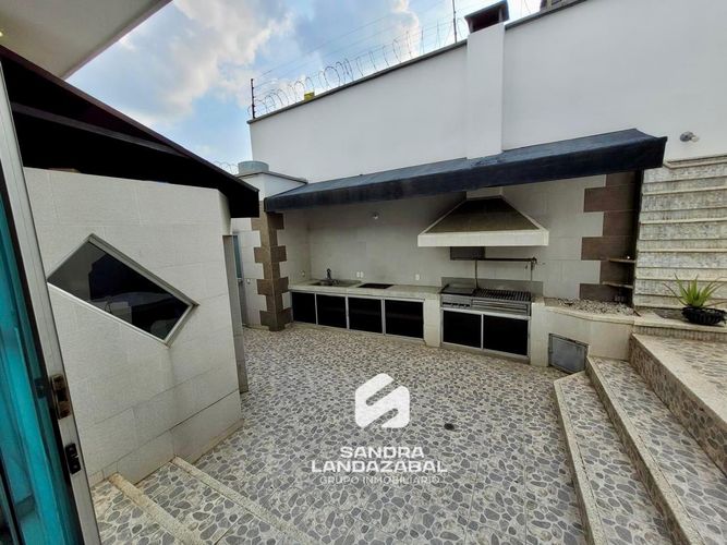 Casa de 4 alcobas en venta en Cañaveral, Floridablanca, 220 m² · foto 4 de 24