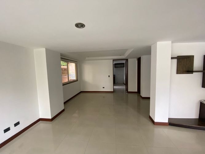 Casa de 3 alcobas en venta en Pinares, Pereira, 214 m² · foto 5 de 13