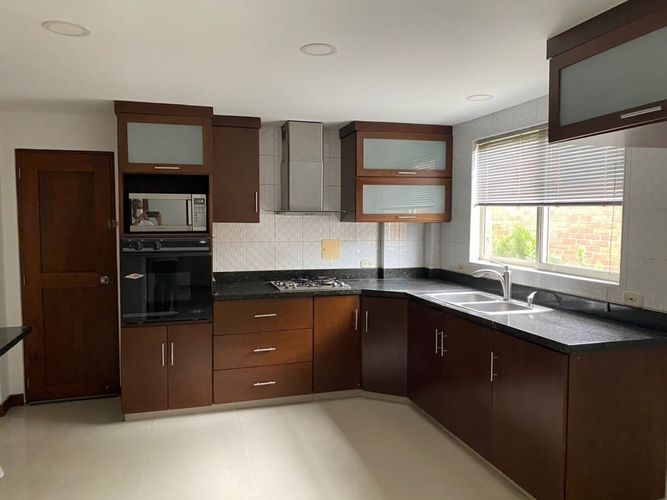 Casa de 3 alcobas en venta en Pinares, Pereira, 214 m² · foto 6 de 13