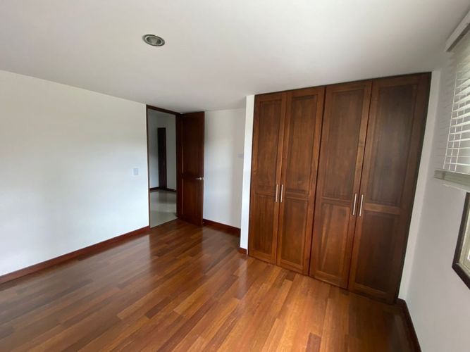 Casa de 3 alcobas en venta en Pinares, Pereira, 214 m² · foto 12 de 13