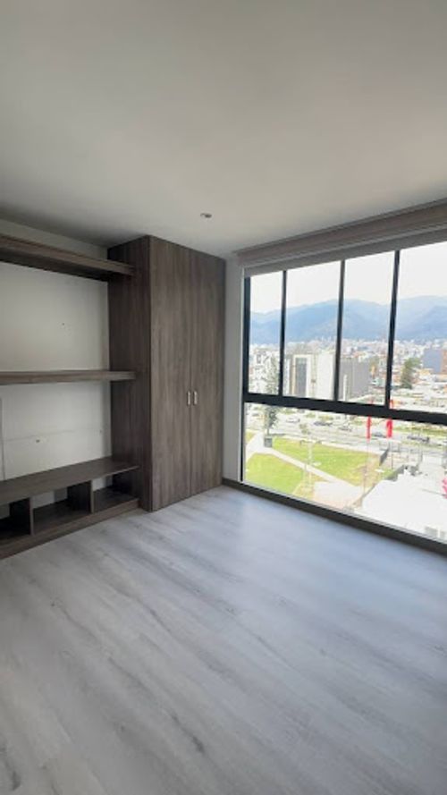 Apartamento de 2 alcobas en venta en Los Alcazares, Bogotá, 80 m² · foto 2 de 11