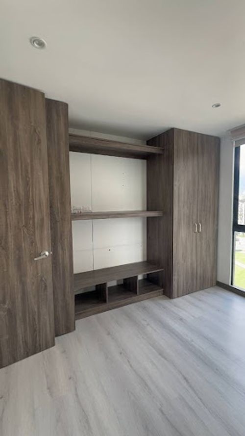Apartamento de 2 alcobas en venta en Los Alcazares, Bogotá, 80 m² · foto 3 de 11