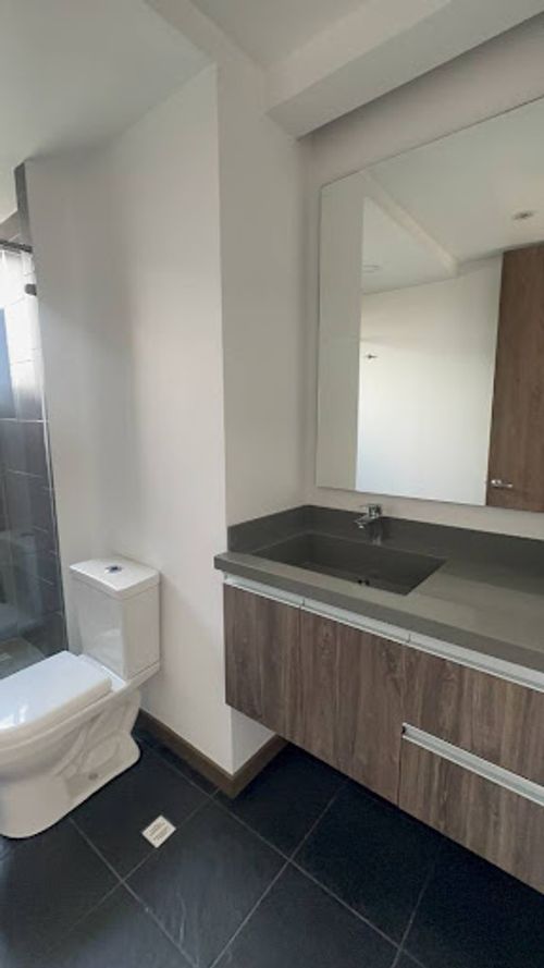 Apartamento de 2 alcobas en venta en Los Alcazares, Bogotá, 80 m² · foto 6 de 11