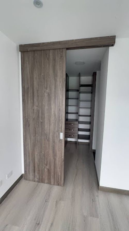 Apartamento de 2 alcobas en venta en Los Alcazares, Bogotá, 80 m² · foto 7 de 11