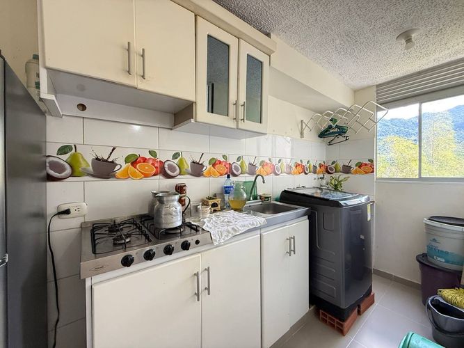 Apartamento de 3 alcobas en venta en Cr. Samarkanda, Ibagué, 53 m² · foto 7 de 22