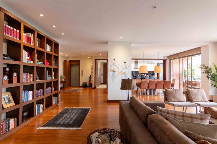 Apartamento de 3 alcobas en venta en Cerros De Los Alpes, Bogotá, 307 m² · foto 6 de 24