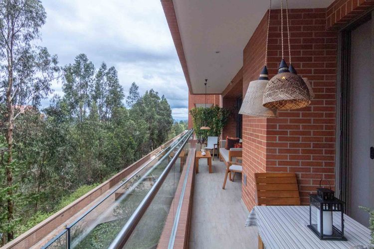 Apartamento de 3 alcobas en venta en Cerros De Los Alpes, Bogotá, 307 m² · foto 13 de 24