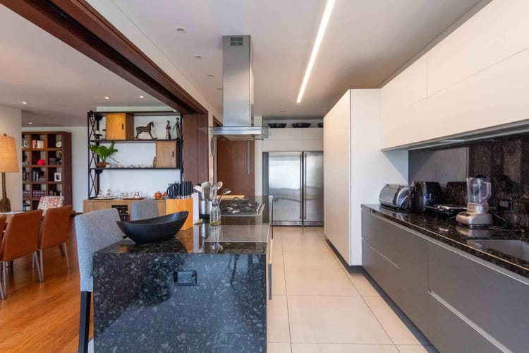 Apartamento de 3 alcobas en venta en Cerros De Los Alpes, Bogotá, 307 m² · foto 18 de 24