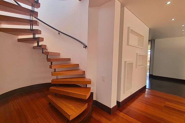Apartamento de 4 alcobas en venta en Chicó Alto, Bogotá, 390 m² · foto 17 de 20