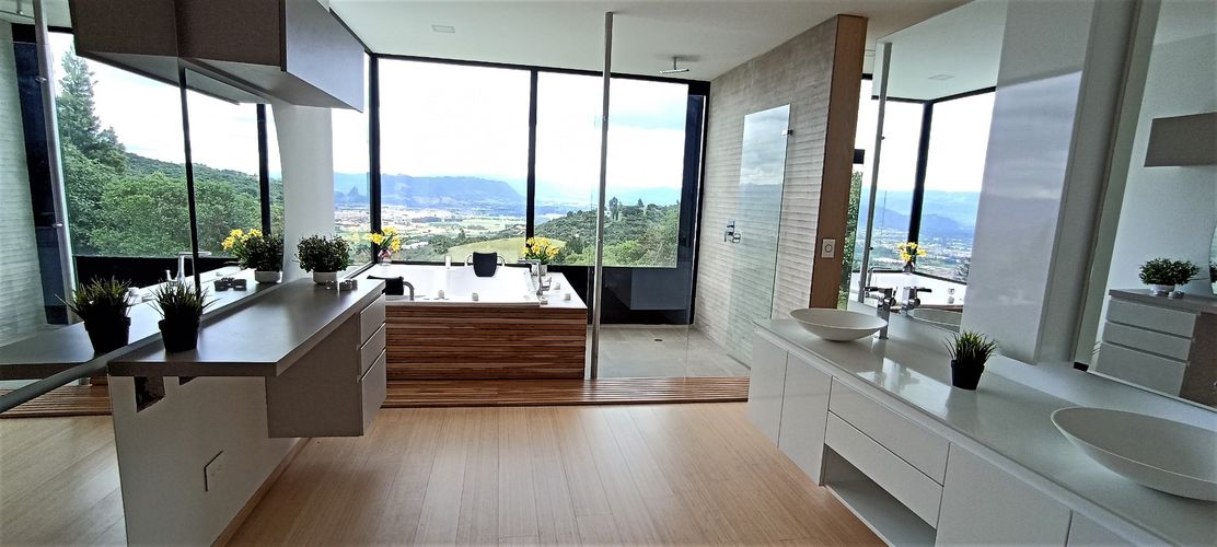 Casa de 6 alcobas en venta en Yerbabuena, Chía, 580 m² · foto 2 de 23