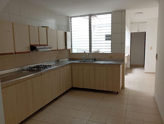 Oficina en arriendo en Laureles, Medellín, 580 m² · foto 4 de 14