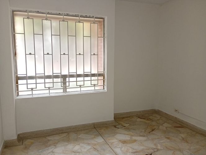 Oficina en arriendo en Laureles, Medellín, 580 m² · foto 2 de 14