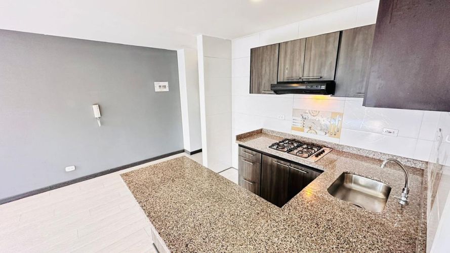 Apartamento en venta en La Granja, Bogotá · foto 2 de 15