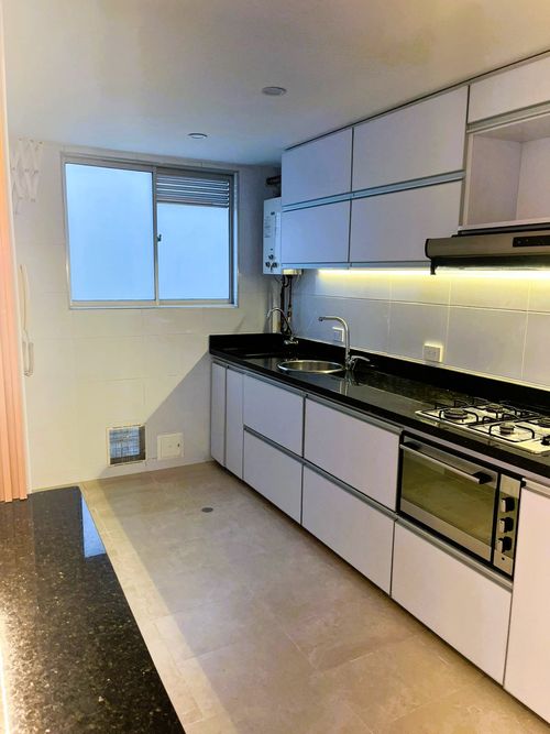 Apartaestudio en venta en Alhambra, Bogotá, 42 m² · foto 2 de 10