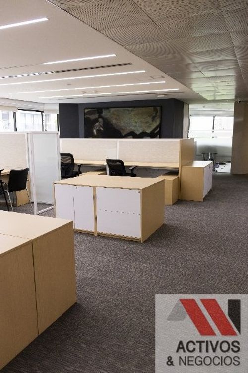 Oficina en arriendo en Patio Bonito, Medellín, 1223 m² · foto 9 de 11