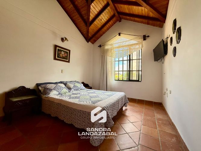 Casa de 3 alcobas en venta en Co. Hacienda San Miguel, Piedecuesta, 250 m² · foto 8 de 24