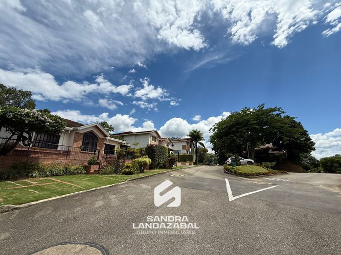 Casa de 3 alcobas en venta en Co. Hacienda San Miguel, Piedecuesta, 250 m² · foto 9 de 24