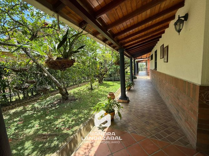 Casa de 3 alcobas en venta en Co. Hacienda San Miguel, Piedecuesta, 250 m² · foto 3 de 24