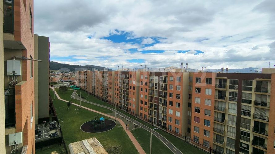 Apartamento de 3 alcobas en venta en Conjunto Residencial Provenzal, Madrid, 63 m² · foto 4 de 21