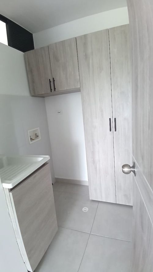 Apartamento de 3 alcobas en venta en Anillo Vial, Floridablanca, 77 m² · foto 4 de 10