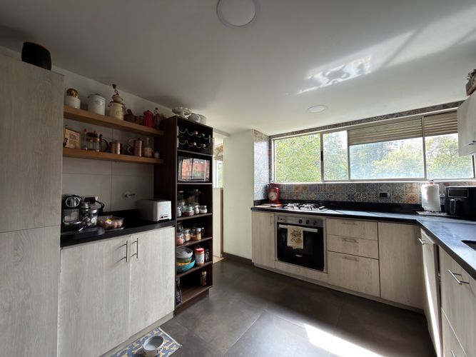Apartamento de 3 alcobas en venta en Castropol, Medellín, 152 m² · foto 2 de 23