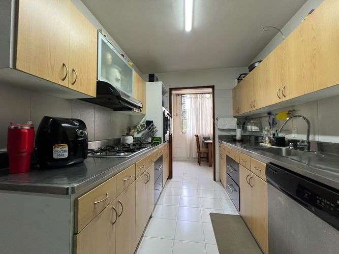 Apartamento de 3 alcobas en venta en El Poblado, Medellín, 156 m² · foto 4 de 13