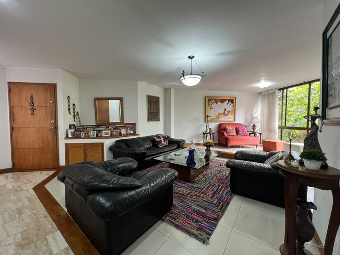 Apartamento de 3 alcobas en venta en El Poblado, Medellín, 156 m² · foto 1 de 13