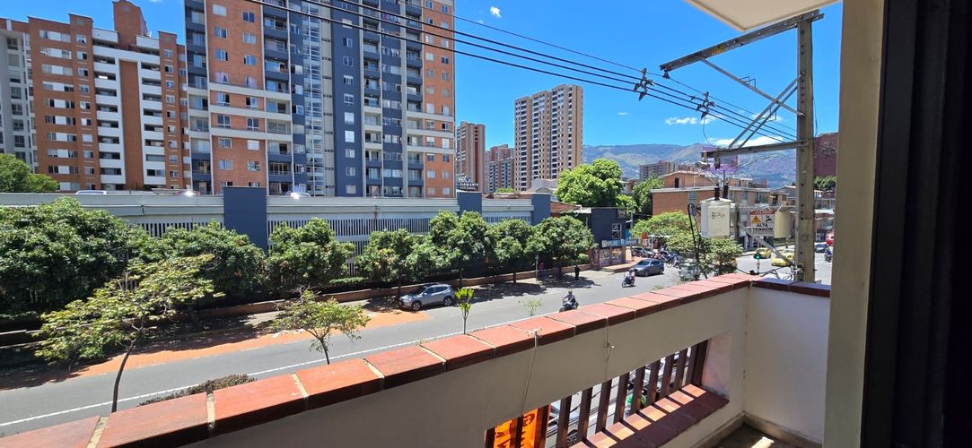 Apartamento de 3 alcobas en venta en Estadio, Medellín, 194 m² · foto 4 de 20