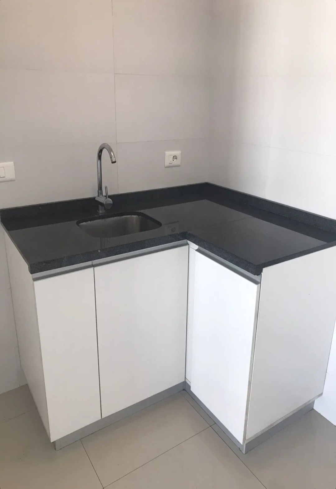 Exclusivo apartamento de 1 dormitorio en alquiler, impecable y con garage, en el prestigioso Complejo Town Park, El Prado. Disfrute de variadas amenities y una vida de confort. · Foto 9