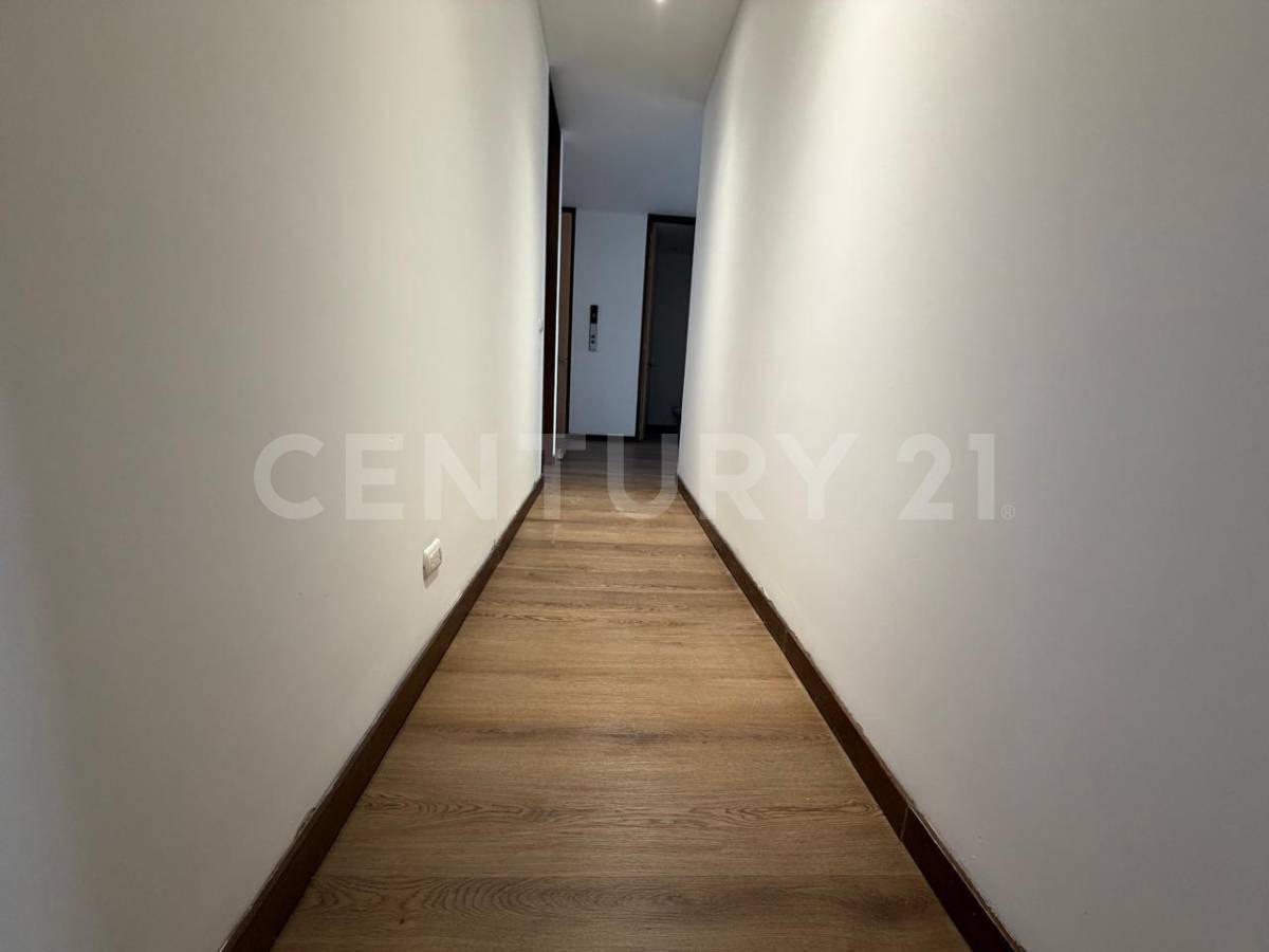 Apartamento en venta en El Refugio, Bogotá · foto 5 de 21