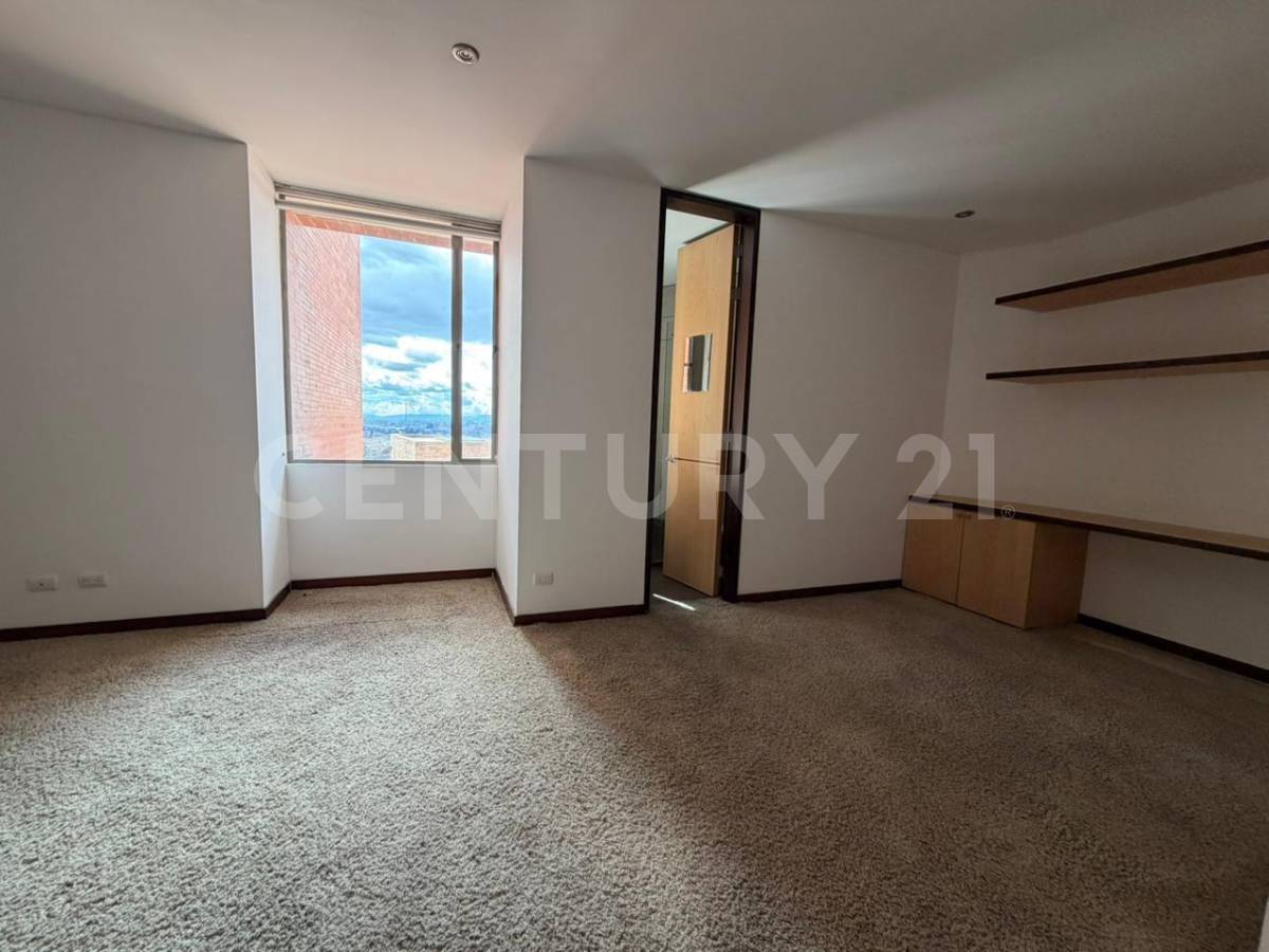 Apartamento en venta en El Refugio, Bogotá · foto 8 de 21