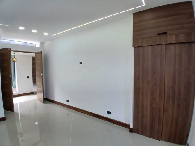 Casa de 3 alcobas en arriendo en Guarne, 250 m² · foto 8 de 14