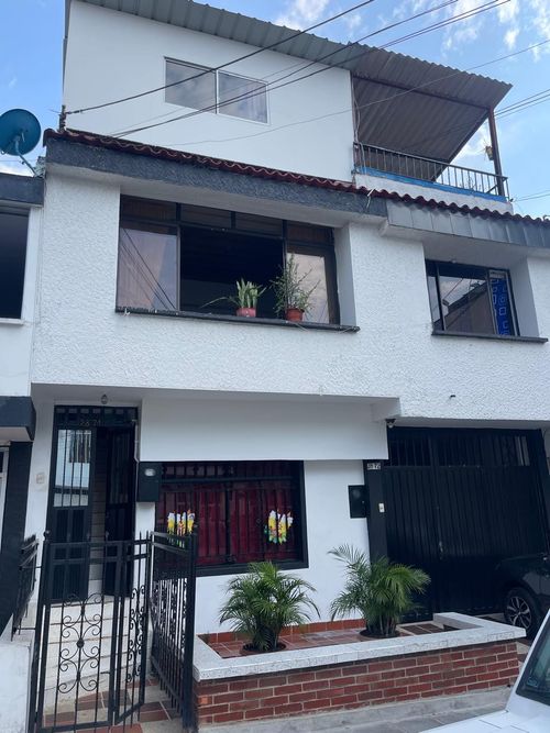 Casa de 4 alcobas en venta en Puerta Del Sol, Bucaramanga, 230 m² · foto 8 de 19