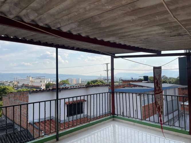Casa de 4 alcobas en venta en Puerta Del Sol, Bucaramanga, 230 m² · foto 3 de 19