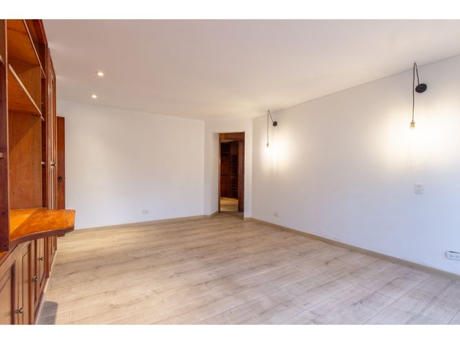 Casa de 4 alcobas en venta en Sierras Del Moral, Bogotá, 315 m² · foto 4 de 19