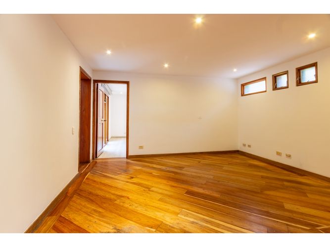 Casa de 4 alcobas en venta en Sierras Del Moral, Bogotá, 315 m² · foto 7 de 19