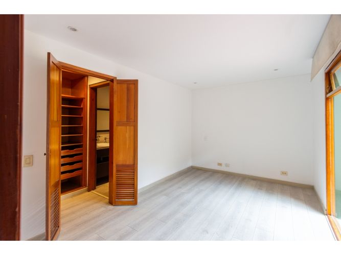 Casa de 4 alcobas en venta en Sierras Del Moral, Bogotá, 315 m² · foto 11 de 19