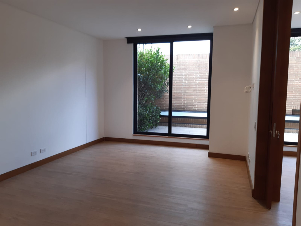 Apartamento en venta en Santa Barbara Alta, Bogotá · foto 8 de 24