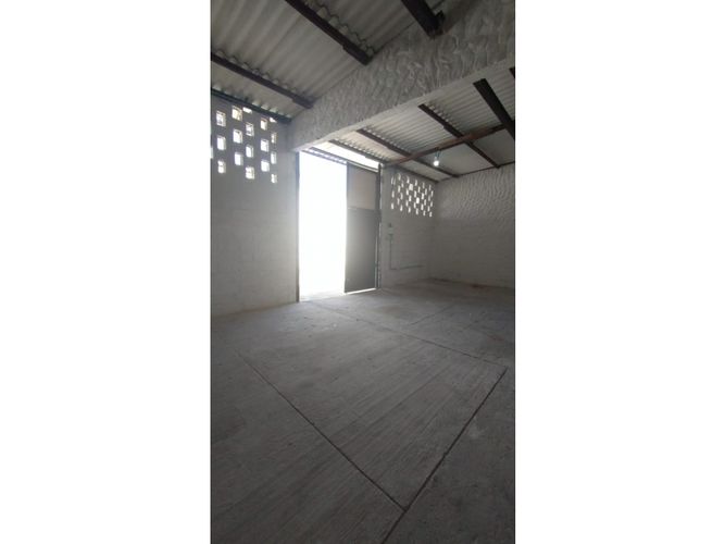 Bodega en arriendo en La Playa, Barranquilla, 180 m² · foto 2 de 7