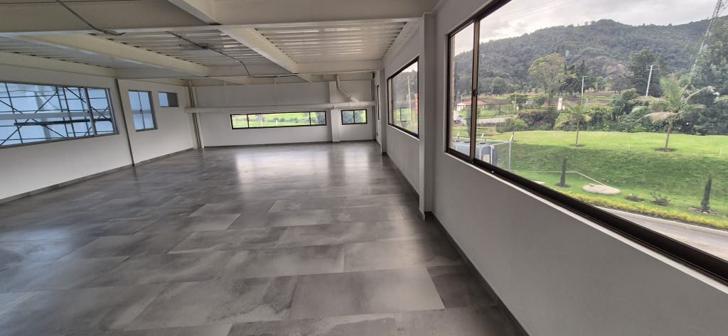 Bodega en arriendo en Siberia, Cota, 2200 m² · foto 9 de 16