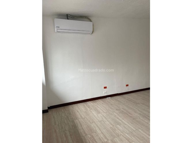 Oficina en venta en Las Mercedes, Itagüí, 68 m² · foto 2 de 6