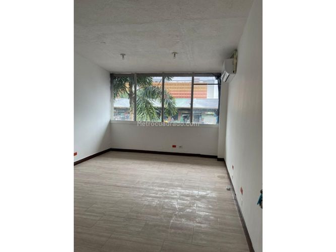 Oficina en venta en Las Mercedes, Itagüí, 68 m² · foto 4 de 6