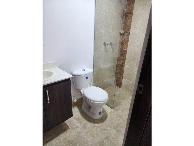 Apartamento de 3 alcobas en venta en Entre Amigos, Sabaneta, 119 m² · foto 8 de 8