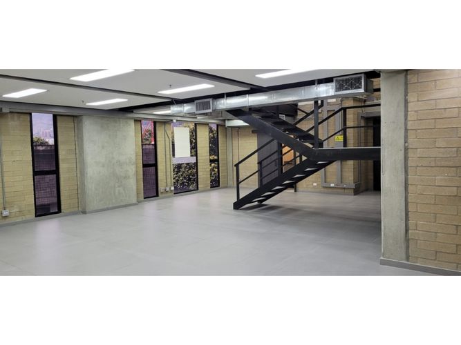 Oficina en arriendo en La Aguacatala, Medellín, 200 m² · foto 8 de 11