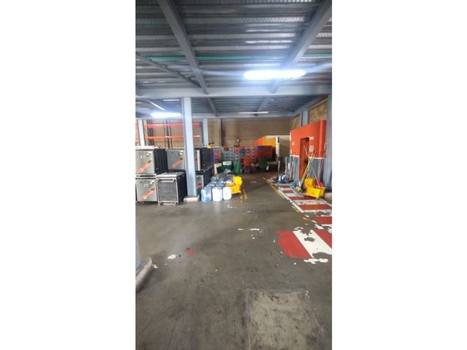 Bodega en arriendo en Ub. Altos De Parque, Barranquilla, 1000 m² · foto 8 de 9