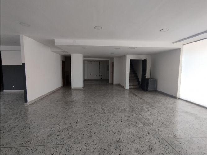 Local en arriendo en Santa María De Los Ángeles, Medellín, 487 m² · foto 2 de 24