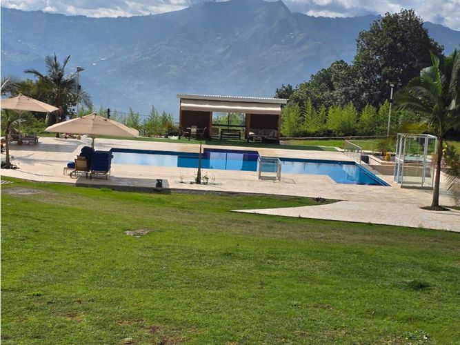 Finca en venta en Copacabana, 32000 m² · foto 12 de 24