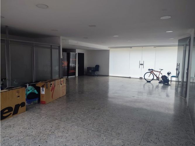 Local en arriendo en Santa María De Los Ángeles, Medellín, 487 m² · foto 3 de 24