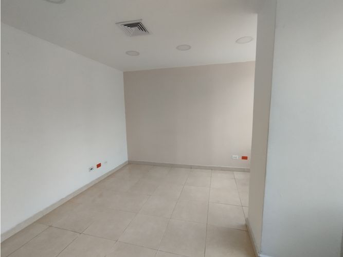 Local en arriendo en Santa María De Los Ángeles, Medellín, 487 m² · foto 4 de 24