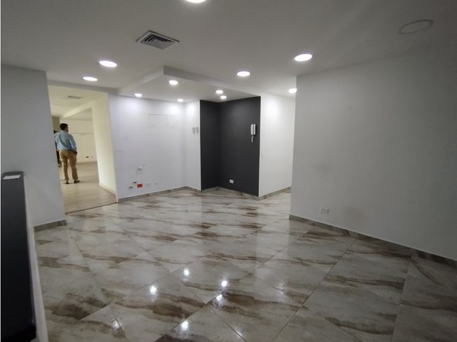 Local en arriendo en Santa María De Los Ángeles, Medellín, 487 m² · foto 5 de 24